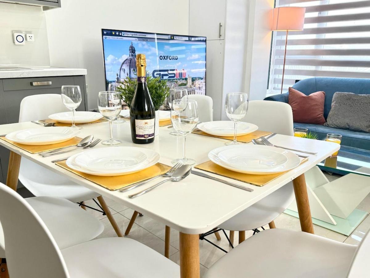 Walnut Luxurious 2-Bedroom With Ensuite - Parking, Netflix, Wifi - Close To Oxford, Bicester & Blenheim Palace Kidlington Exterior foto