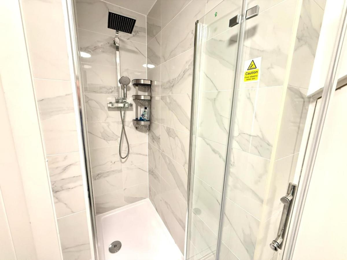 Walnut Luxurious 2-Bedroom With Ensuite - Parking, Netflix, Wifi - Close To Oxford, Bicester & Blenheim Palace Kidlington Exterior foto