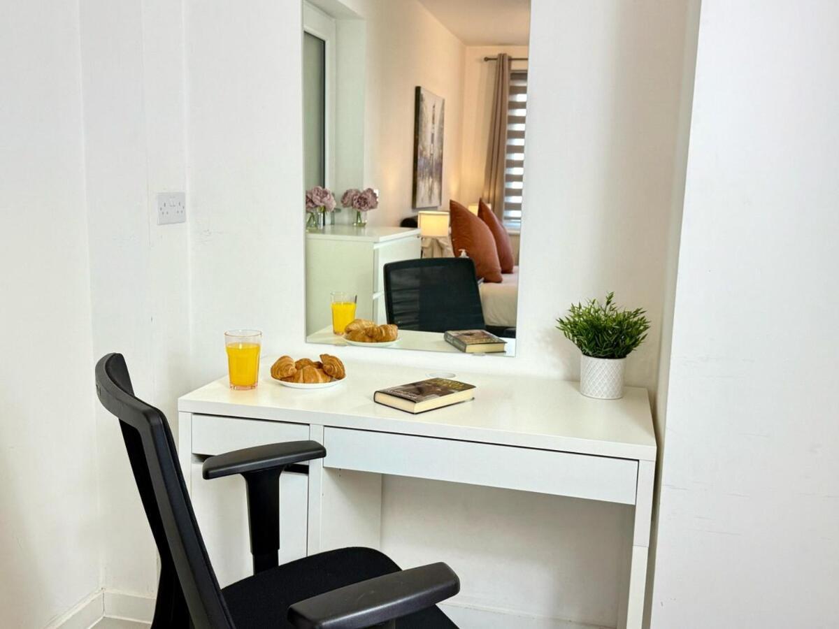 Walnut Luxurious 2-Bedroom With Ensuite - Parking, Netflix, Wifi - Close To Oxford, Bicester & Blenheim Palace Kidlington Exterior foto